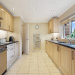 Kitchen2.jpg