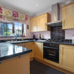 Kitchen1.JPG
