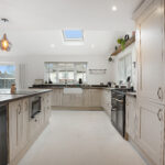 Kitchen2.JPG