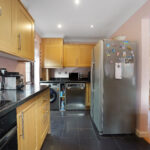 Kitchen2.JPG