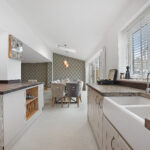 Kitchen5.JPG