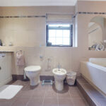Bedroom1e_ensuite.jpg