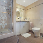 Bedroom1f_ensuite.jpg