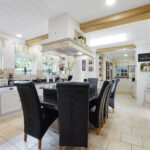 Kitchen1.jpg