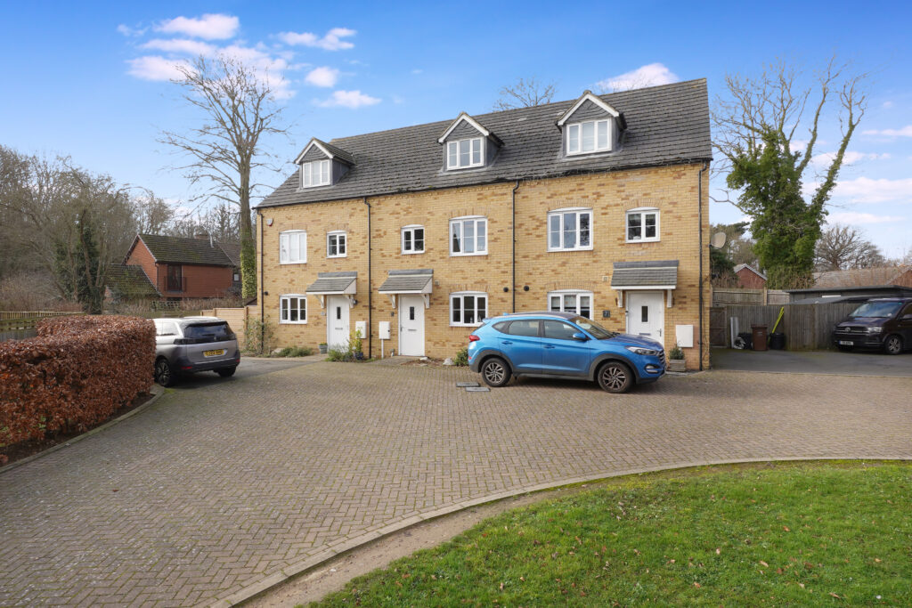 Moat Lane, Lower Upnor, ME2