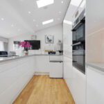 Kitchen2.jpg